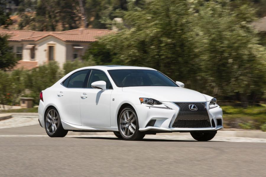  Lexus IS300 AWD F-Sport 2015 года  (фото 4 из 48)